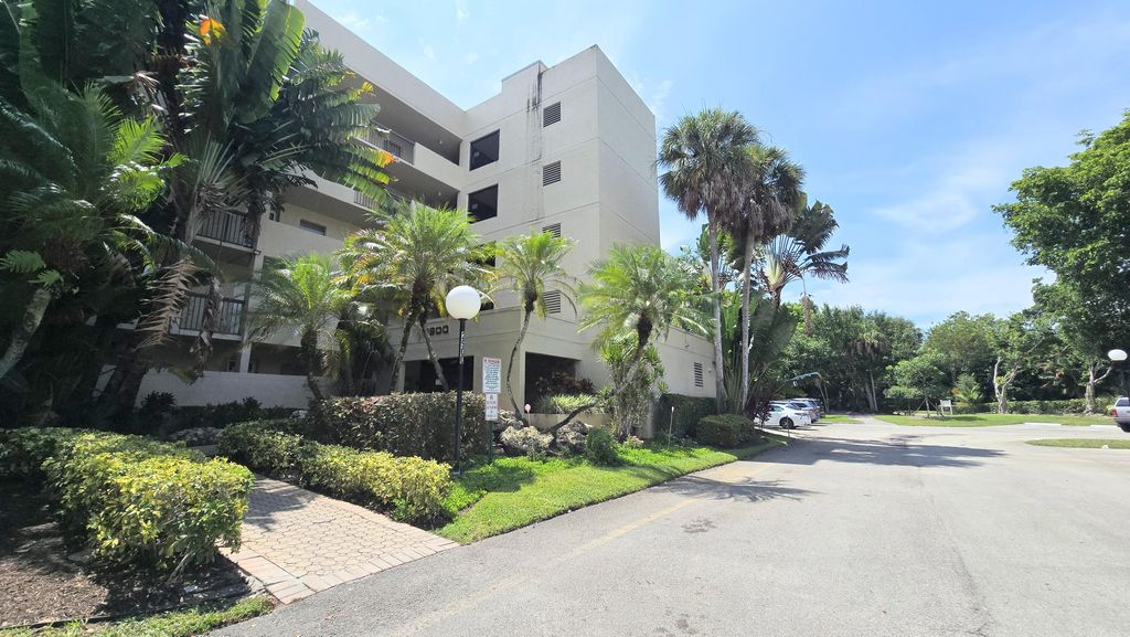 2900 NW 42nd Avenue A306, Coconut Creek, FL 33066