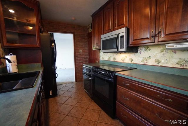 114 Barnett Drive, Edwardsville, IL 62025