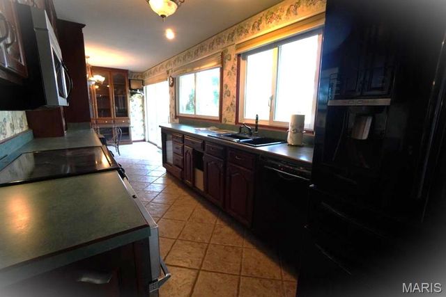 114 Barnett Drive, Edwardsville, IL 62025