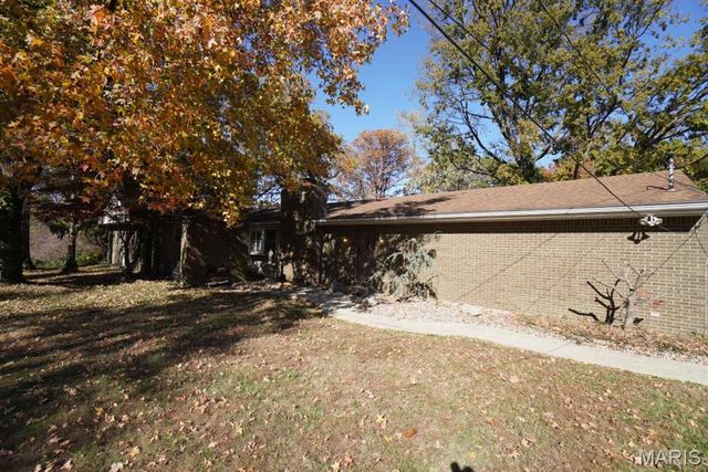 114 Barnett Drive, Edwardsville, IL 62025