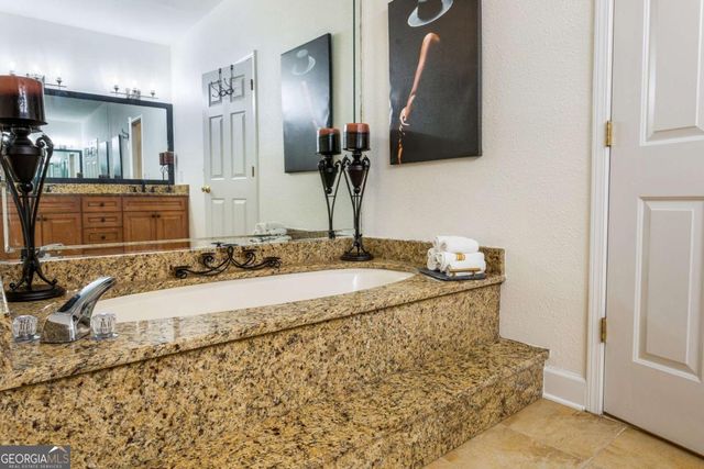 3071 Lenox Road NE 12, Atlanta, GA 30324