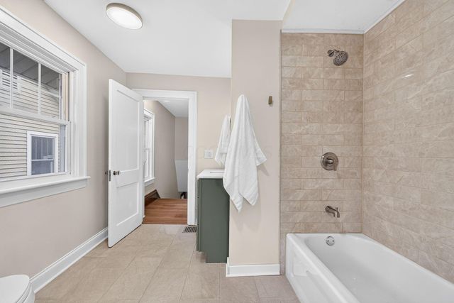 55 Oakland Park Avenue, Columbus, OH 43214