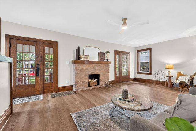 55 Oakland Park Avenue, Columbus, OH 43214