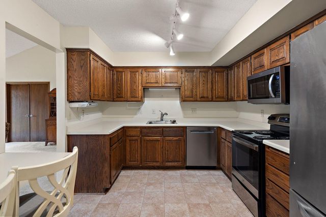 7051 Robinwood Trail, Woodbury, MN 55125