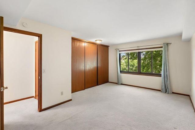 7051 Robinwood Trail, Woodbury, MN 55125