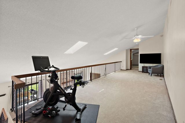 7051 Robinwood Trail, Woodbury, MN 55125