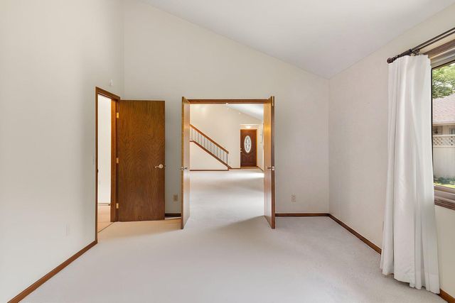 7051 Robinwood Trail, Woodbury, MN 55125