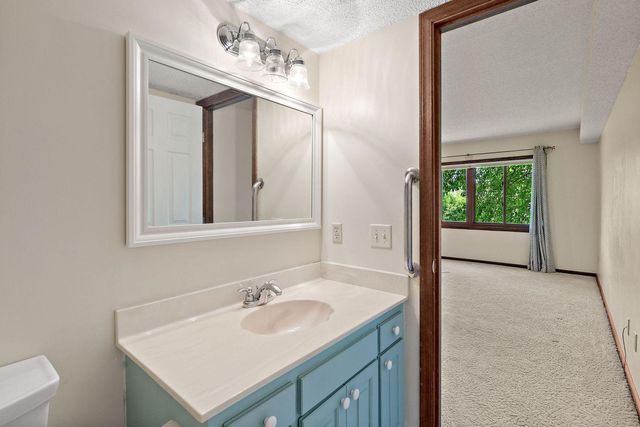 7051 Robinwood Trail, Woodbury, MN 55125