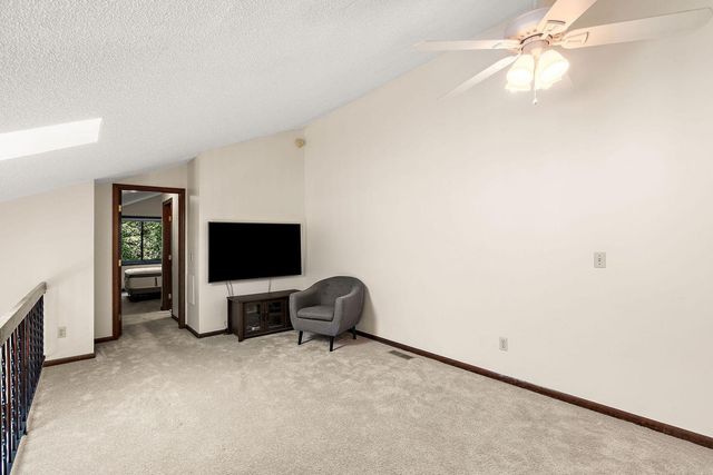 7051 Robinwood Trail, Woodbury, MN 55125