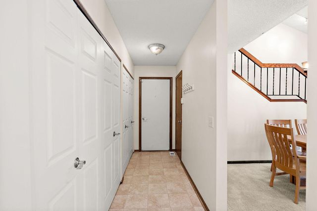 7051 Robinwood Trail, Woodbury, MN 55125