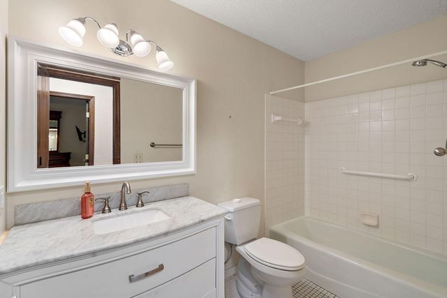 7051 Robinwood Trail, Woodbury, MN 55125
