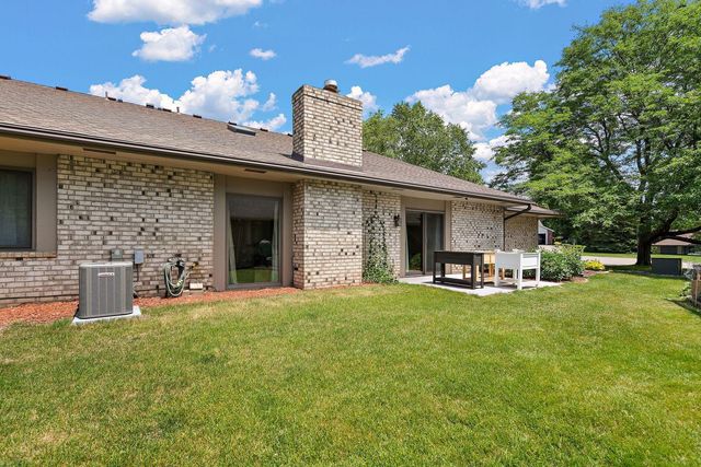 7051 Robinwood Trail, Woodbury, MN 55125