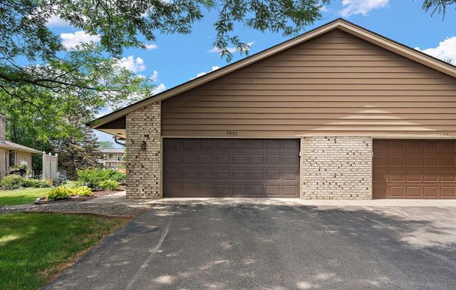 7051 Robinwood Trail, Woodbury, MN 55125