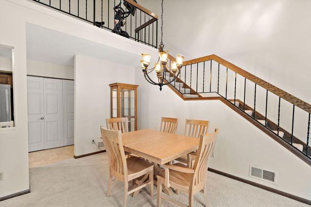 7051 Robinwood Trail, Woodbury, MN 55125