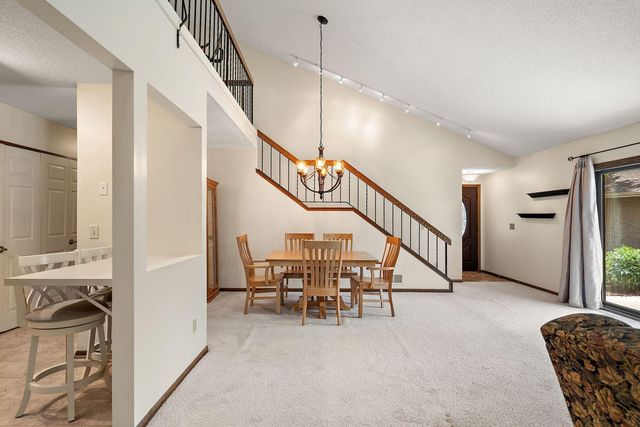 7051 Robinwood Trail, Woodbury, MN 55125