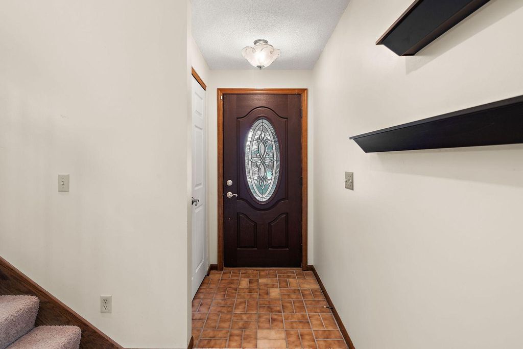 7051 Robinwood Trail, Woodbury, MN 55125 — photo 3