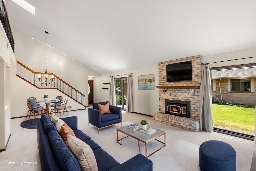 7051 Robinwood Trail, Woodbury, MN 55125 — photo 5