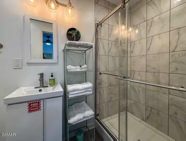 1809 Red Bone Way, Sevierville, TN 37876