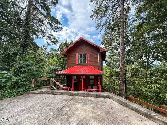 1809 Red Bone Way, Sevierville, TN 37876