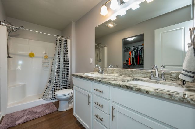 403 Lacy Circle NE, Mitchellville, IA 50169