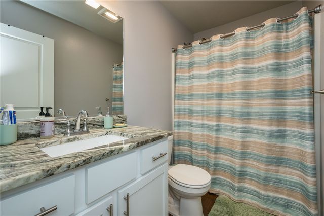 403 Lacy Circle NE, Mitchellville, IA 50169