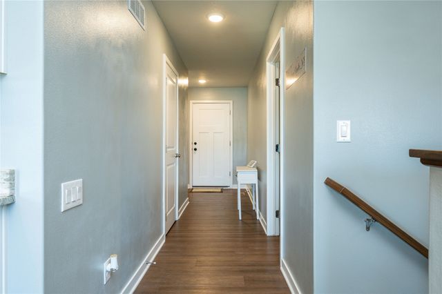 403 Lacy Circle NE, Mitchellville, IA 50169
