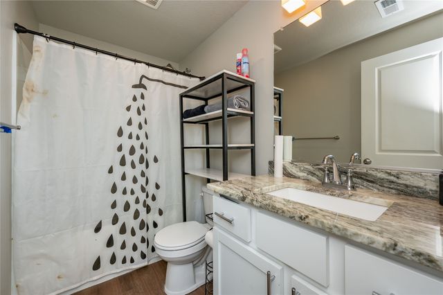403 Lacy Circle NE, Mitchellville, IA 50169