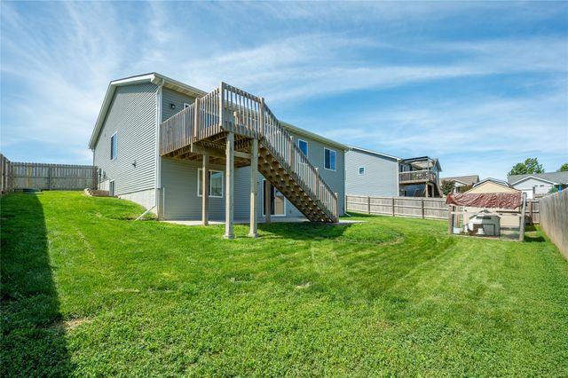403 Lacy Circle NE, Mitchellville, IA 50169