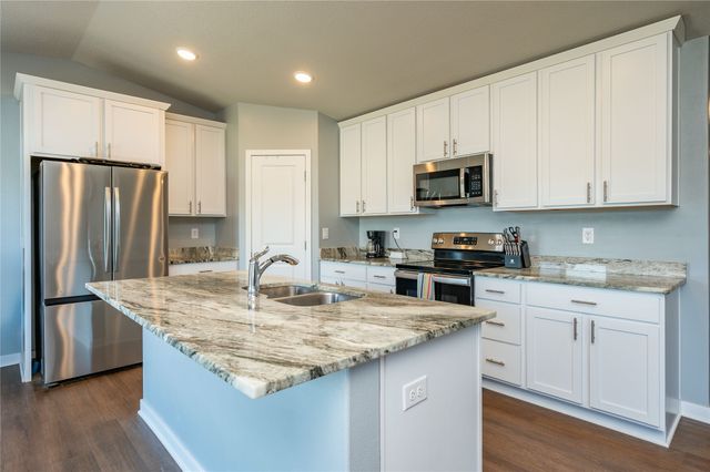 403 Lacy Circle NE, Mitchellville, IA 50169