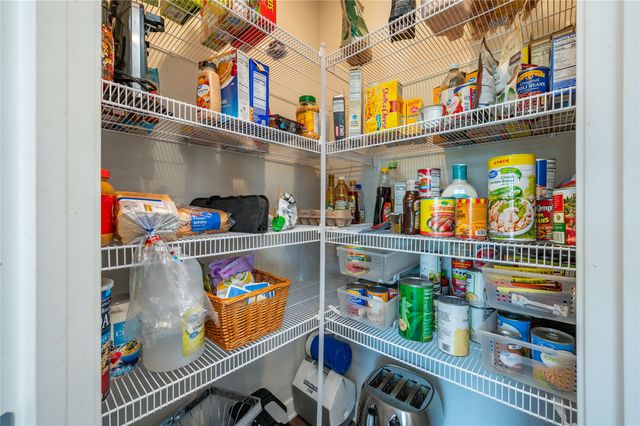 403 Lacy Circle NE, Mitchellville, IA 50169