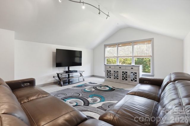 6326 Riverside Oaks Drive, Huntersville, NC 28078