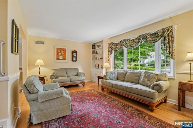 364 Northern Parkway, Ridgewood, NJ 07450