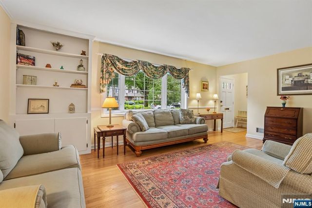 364 Northern Parkway, Ridgewood, NJ 07450