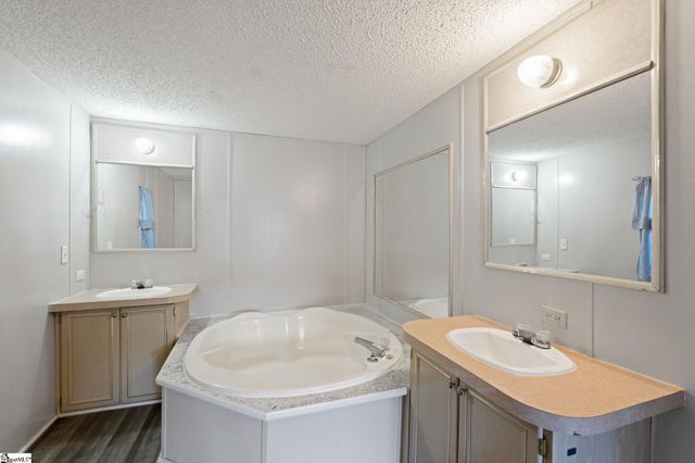 9 Natick Drive, Piedmont, SC 29673