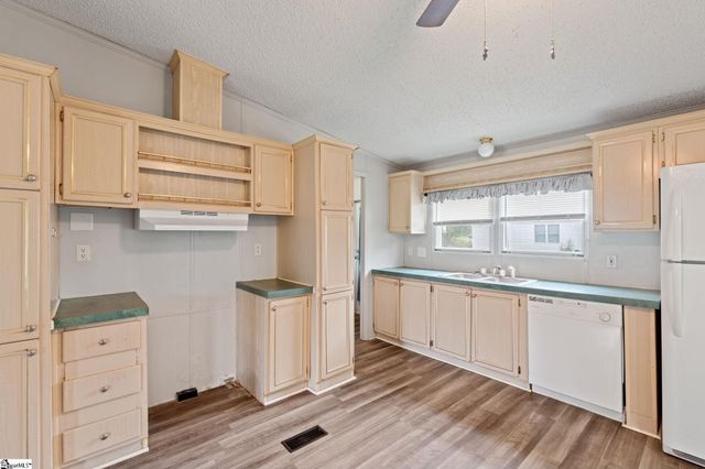 9 Natick Drive, Piedmont, SC 29673