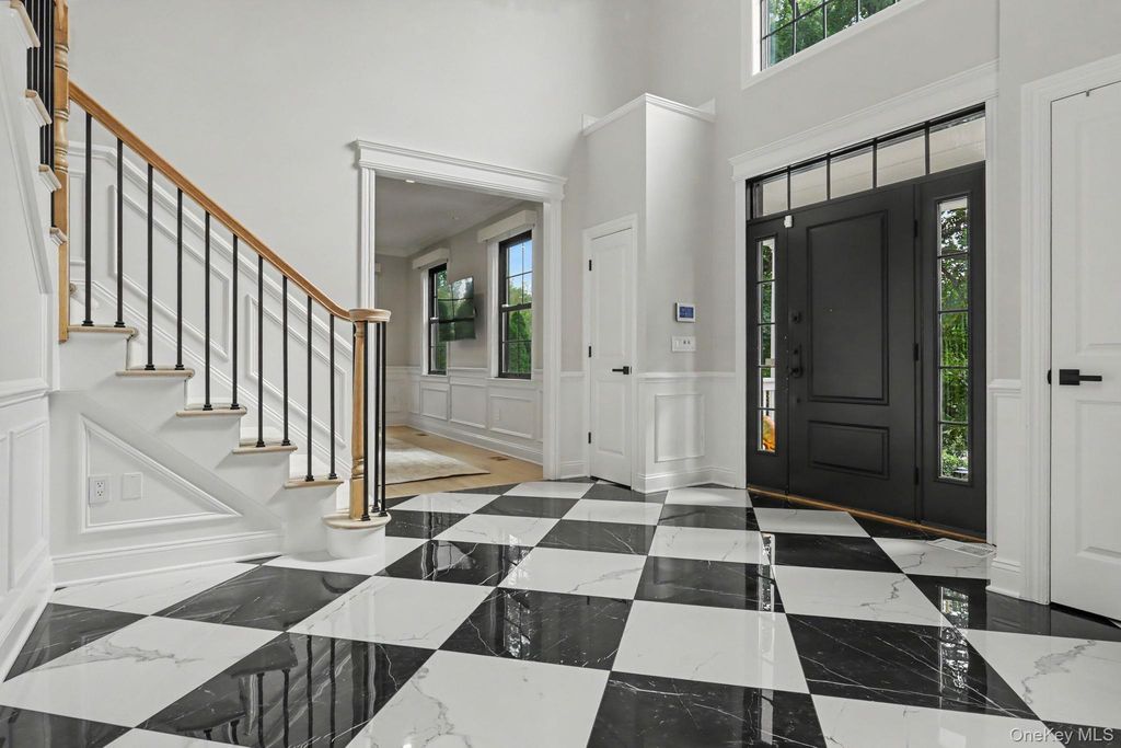 333 Lyncroft Road, New Rochelle, NY 10804 — photo 2