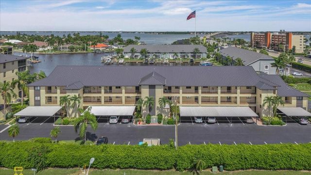 4719 SE 17TH PLACE 105, Cape Coral, FL 33904