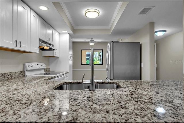 4719 SE 17TH PLACE 105, Cape Coral, FL 33904