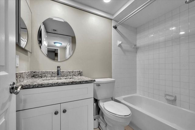 4719 SE 17TH PLACE 105, Cape Coral, FL 33904