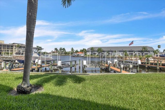 4719 SE 17TH PLACE 105, Cape Coral, FL 33904