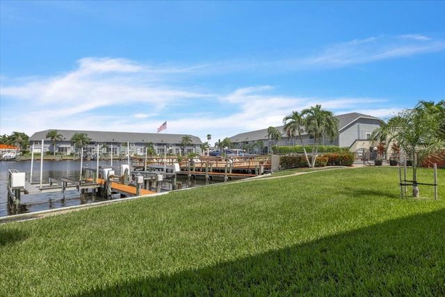 4719 SE 17TH PLACE 105, Cape Coral, FL 33904