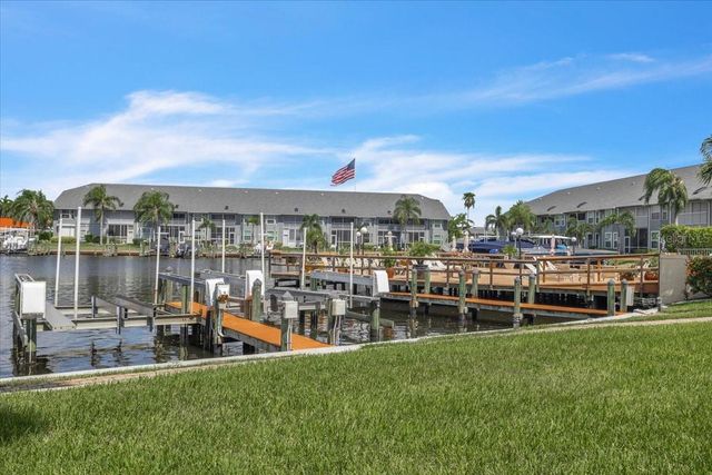 4719 SE 17TH PLACE 105, Cape Coral, FL 33904