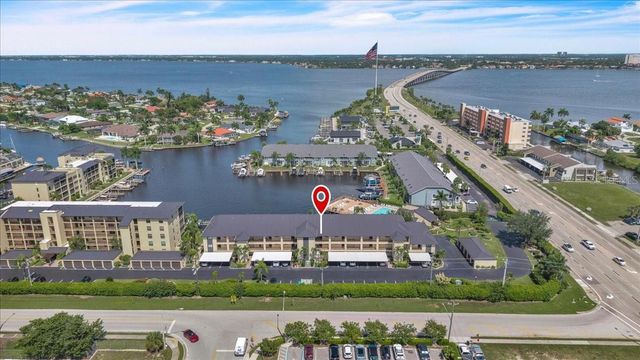 4719 SE 17TH PLACE 105, Cape Coral, FL 33904