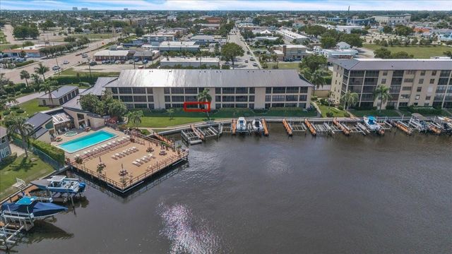 4719 SE 17TH PLACE 105, Cape Coral, FL 33904