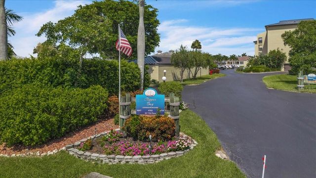 4719 SE 17TH PLACE 105, Cape Coral, FL 33904