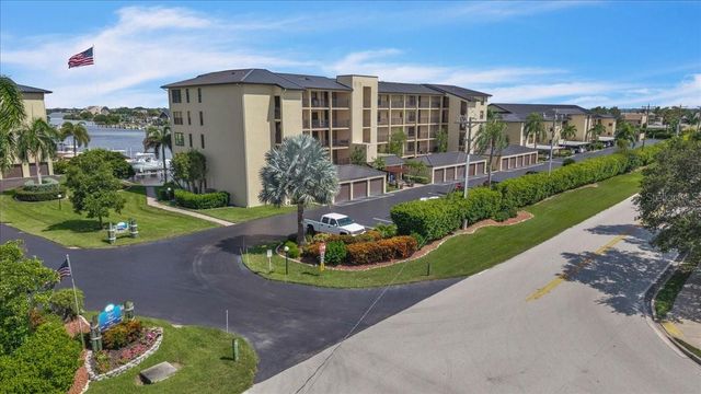 4719 SE 17TH PLACE 105, Cape Coral, FL 33904