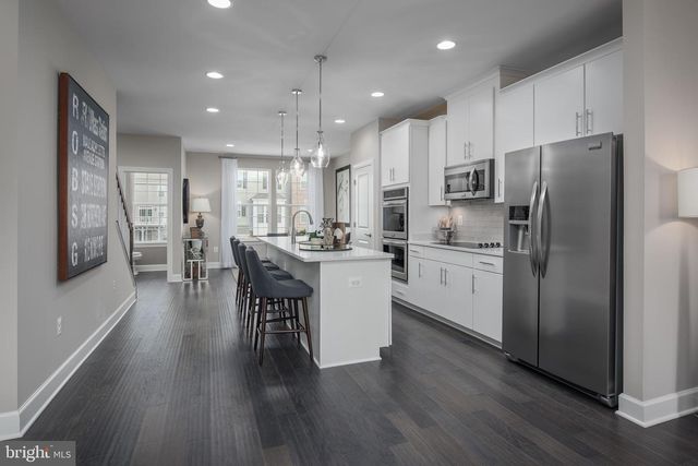 8889 QUEENSFERRY RD, Manassas, VA 20112
