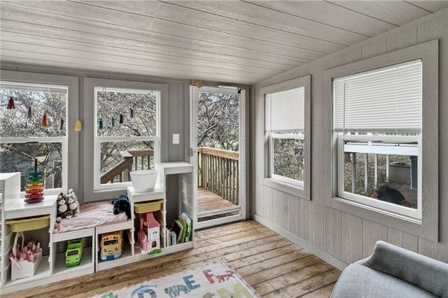 15805 E 2nd Street S, Independence, MO 64050