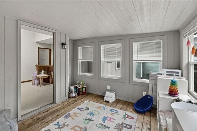 15805 E 2nd Street S, Independence, MO 64050