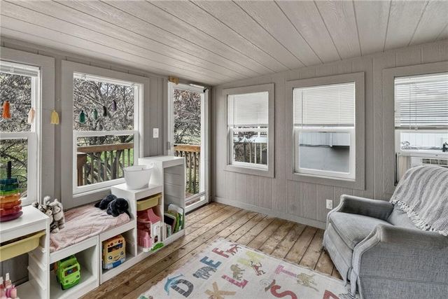 15805 E 2nd Street S, Independence, MO 64050